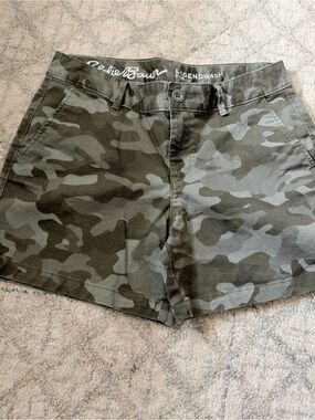 Eddie Bauer Women's Camo Cargo Shorts - Olive Green